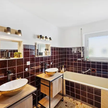 Apartment Grosse Helle Mit 130 Qm *